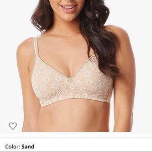 Warner’s wire-feee lace bra